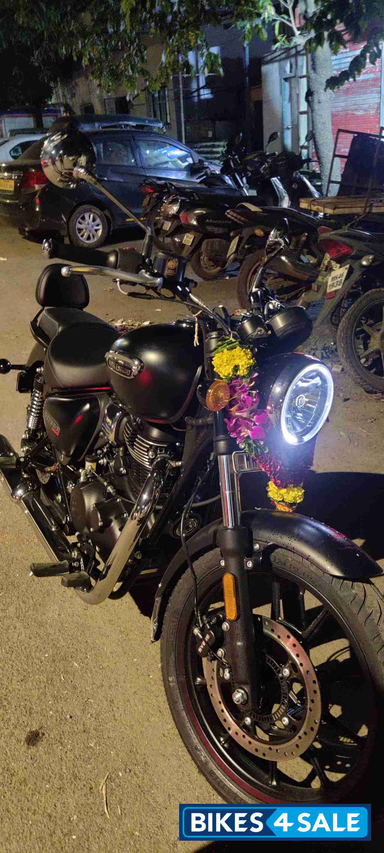 Matte Black Royal Enfield Meteor 350 Stellar