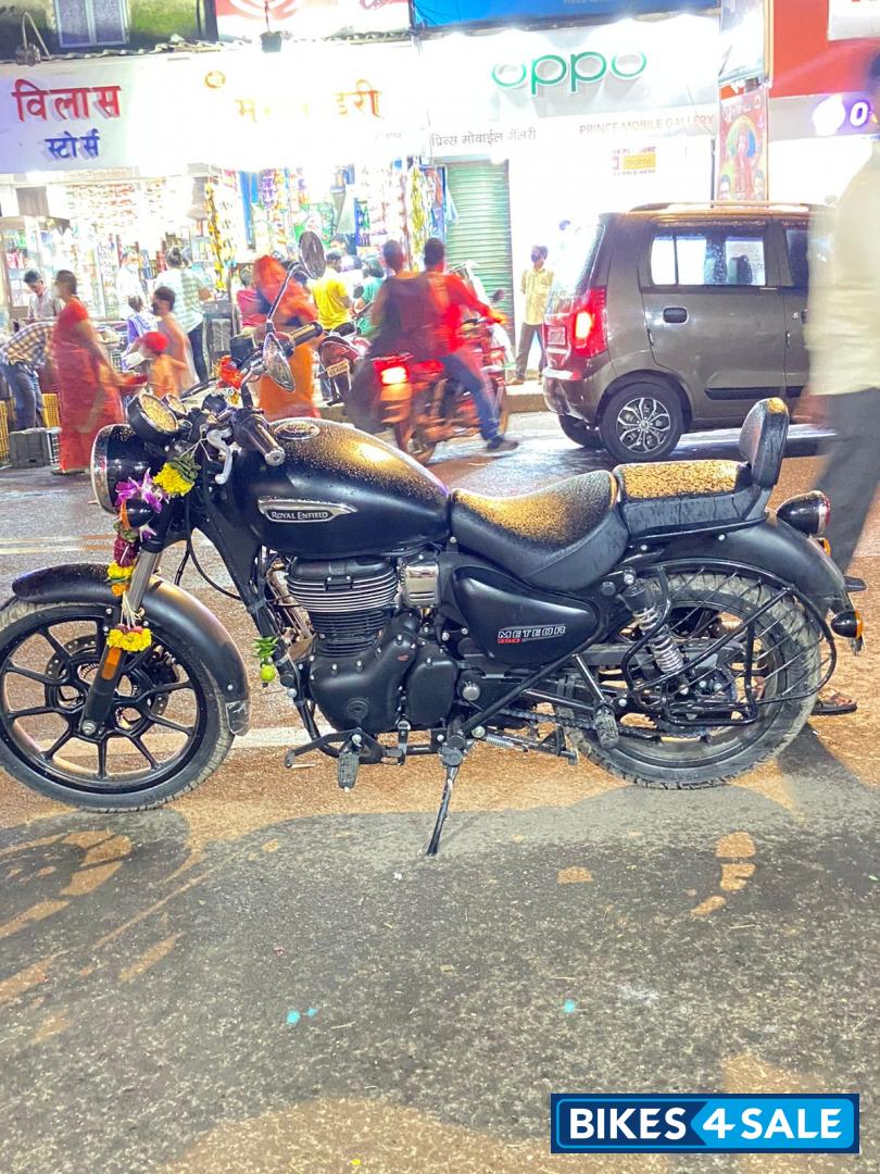 Matte Black Royal Enfield Meteor 350 Stellar