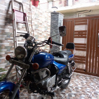 Blue Bajaj Avenger Cruise 220