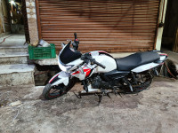 White TVS Apache RTR 160