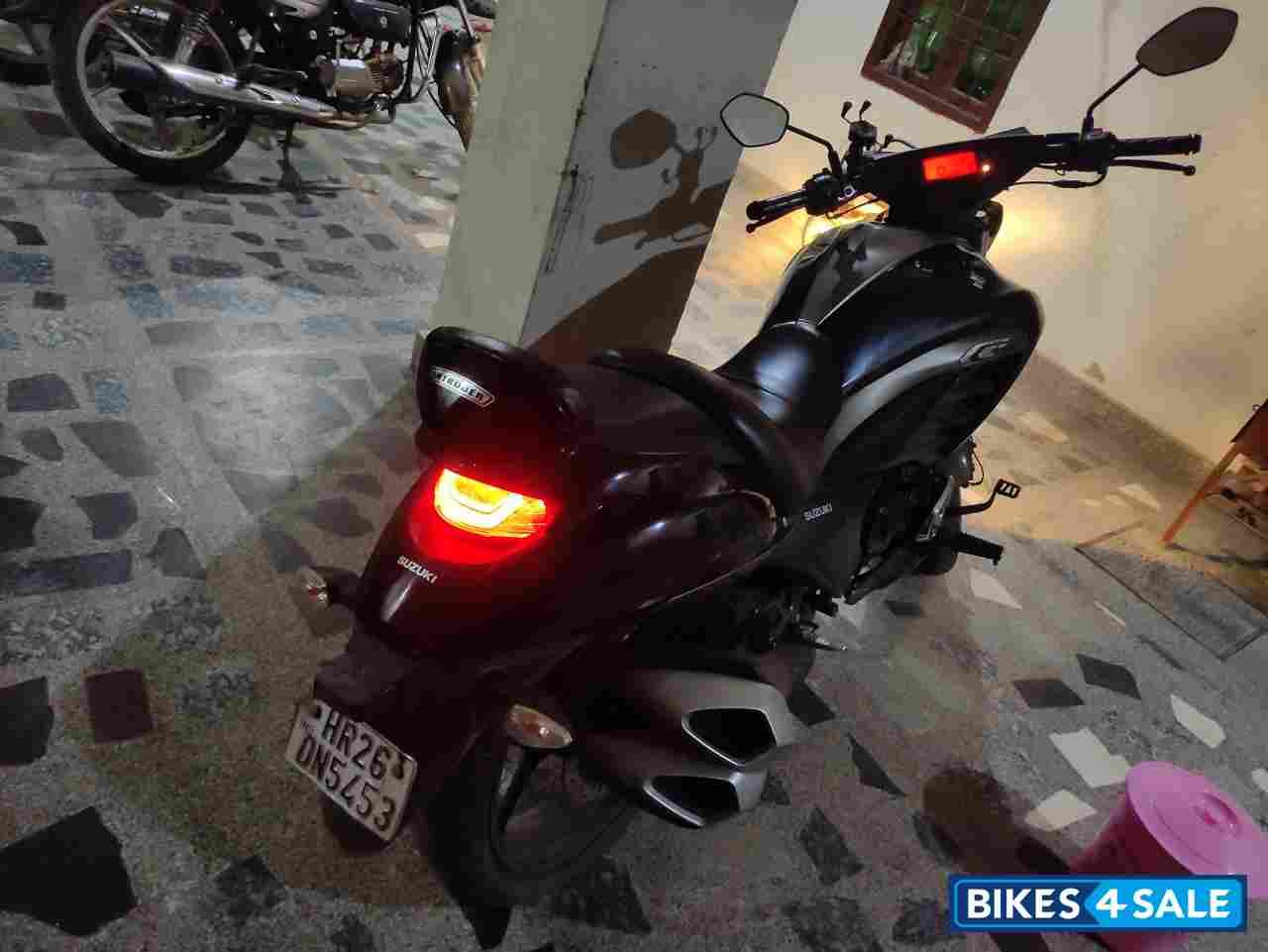 Black Suzuki Intruder 150 BS6