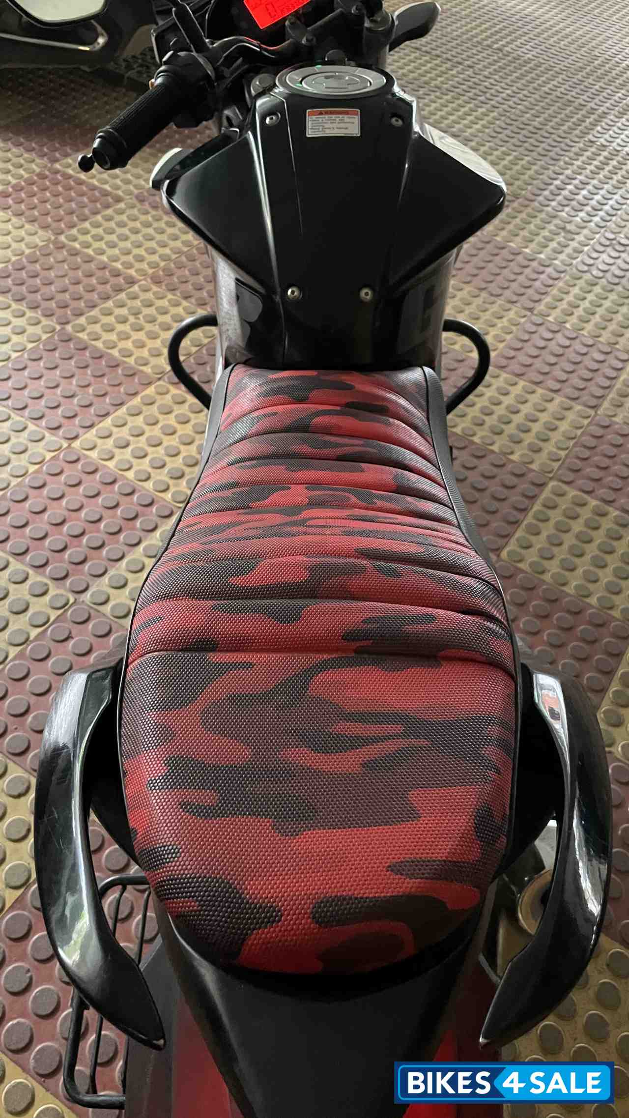 Black Suzuki Gixxer 150