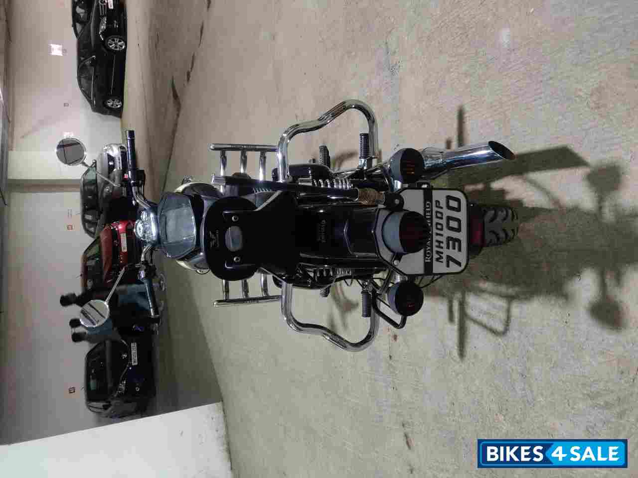 Classic Black Royal Enfield Bullet 350 ES BS6