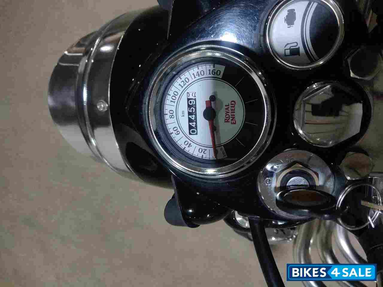 Classic Black Royal Enfield Bullet 350 ES BS6