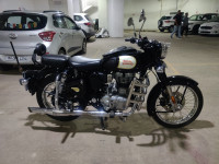 Classic Black Royal Enfield Bullet 350 ES BS6