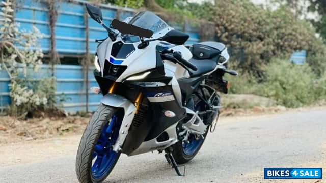 Yamaha R15M
