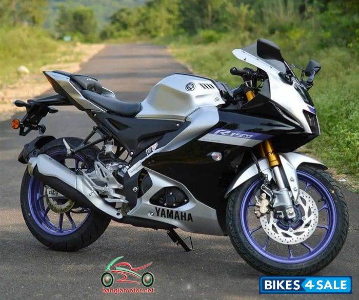Yamaha R15M