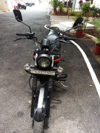 Matte Black Bajaj Avenger Street 220