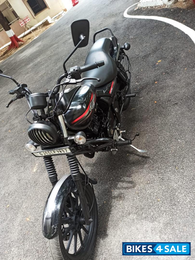 Matte Black Bajaj Avenger Street 220