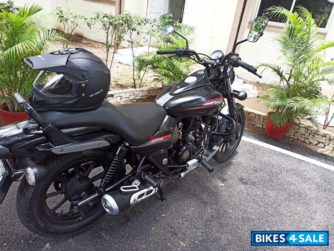 Matte Black Bajaj Avenger Street 220