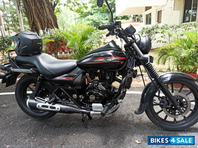 Matte Black Bajaj Avenger Street 220