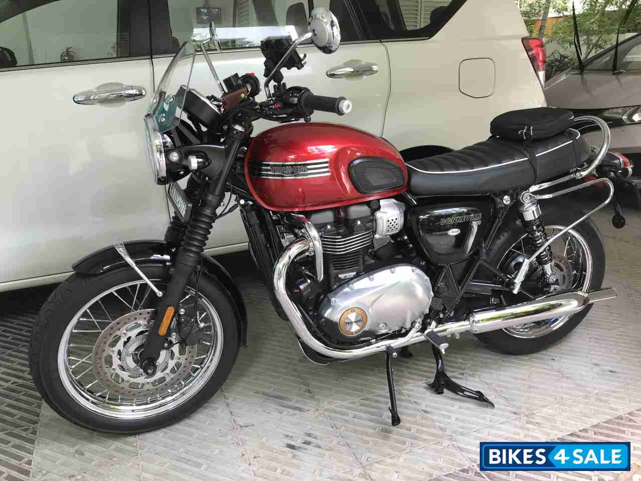 Cranberry Red Triumph Bonneville T100