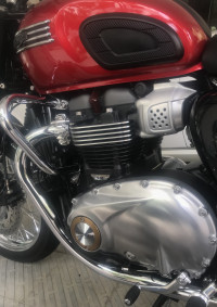 Cranberry Red Triumph Bonneville T100