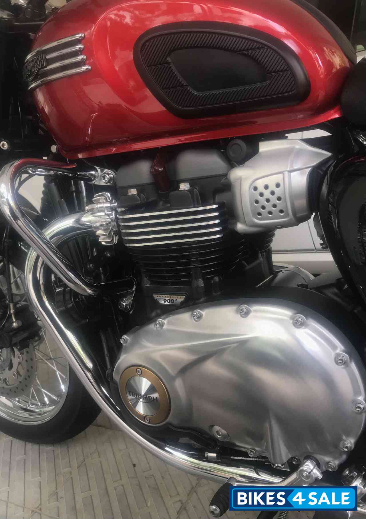 Cranberry Red Triumph Bonneville T100