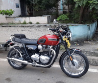 Cranberry Red Triumph Bonneville T100