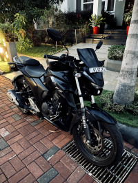 Black Yamaha FZ 25 BS6
