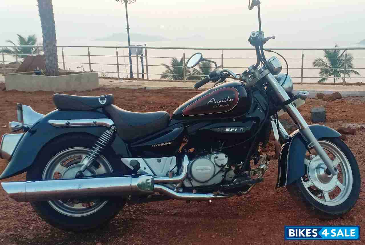 Hyosung Aquila GV250