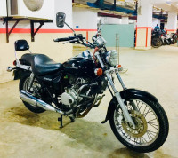Black Bajaj Avenger 200 DTS-i