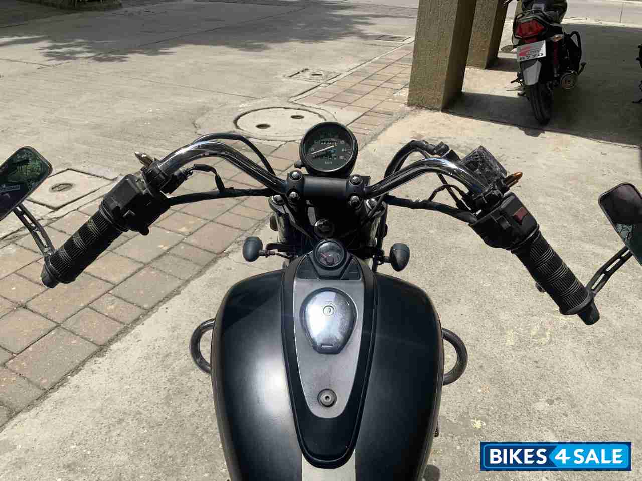 Bajaj Avenger 200 DTS-i