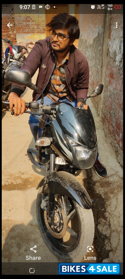 Black Bajaj Pulsar 180 DTSi Black Bajaj Pulsar 180 DTSi