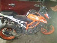 Orange KTM Duke 390