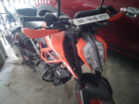 Orange KTM Duke 390