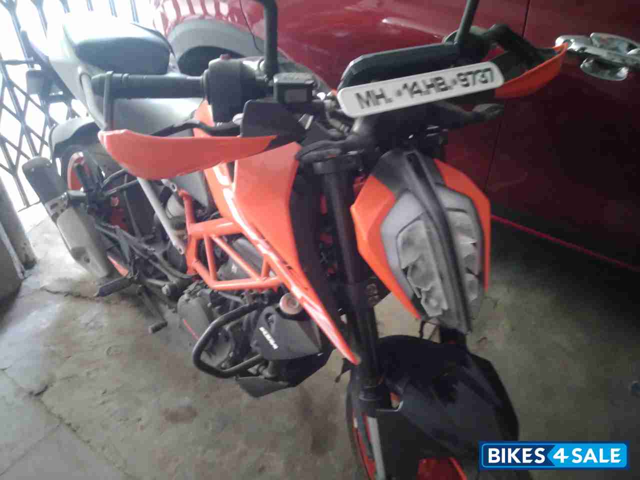 Orange KTM Duke 390