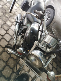 Bajaj Avenger 220 DTS-i