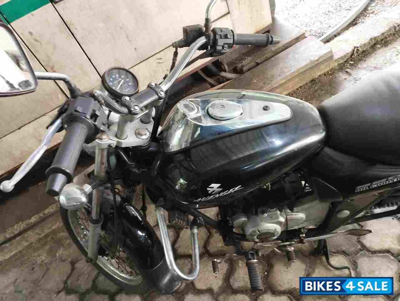 Bajaj Avenger 220 DTS-i