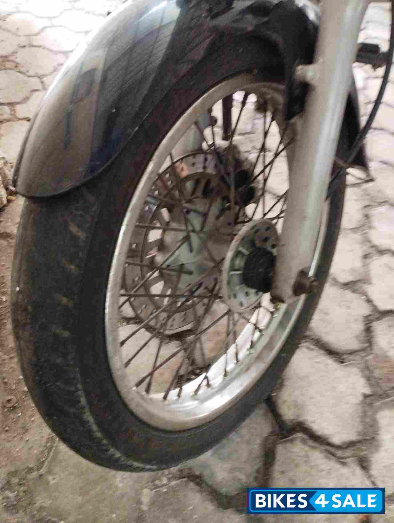 Bajaj Avenger 220 DTS-i