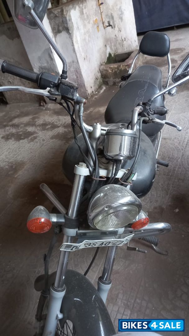 Bajaj Avenger 220 DTS-i