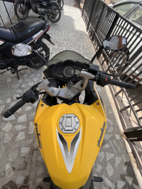 Bajaj Pulsar RS 200 ABS