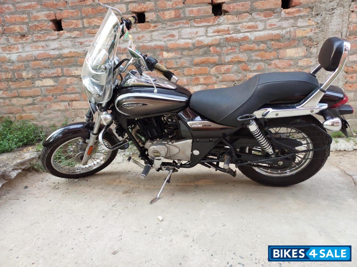Bajaj Avenger Cruise 220 BS6