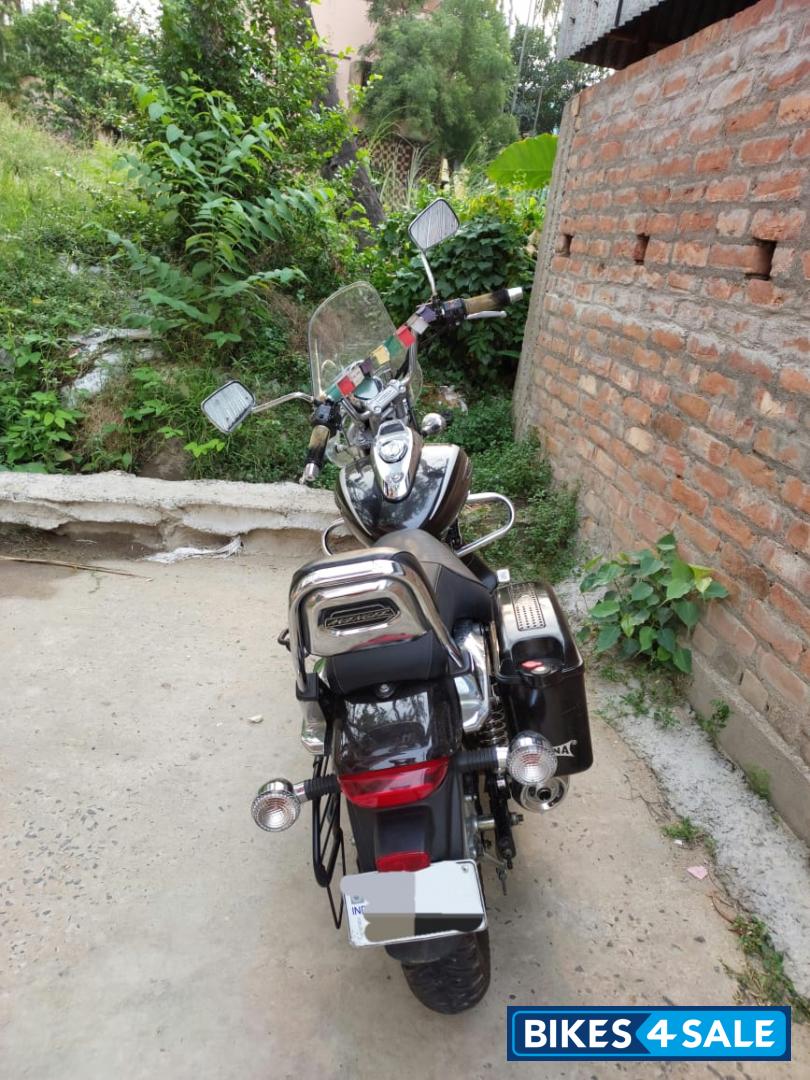 Bajaj Avenger Cruise 220 BS6