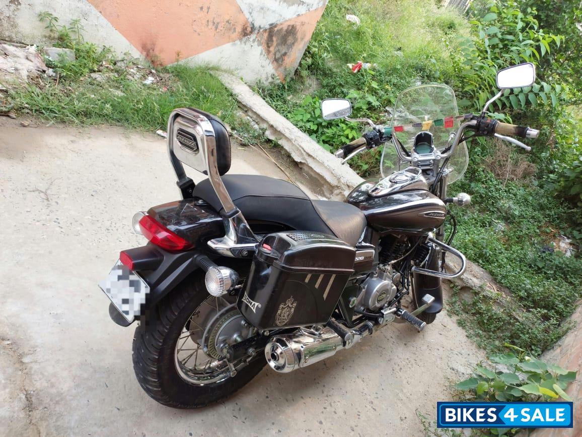 Bajaj Avenger Cruise 220 BS6