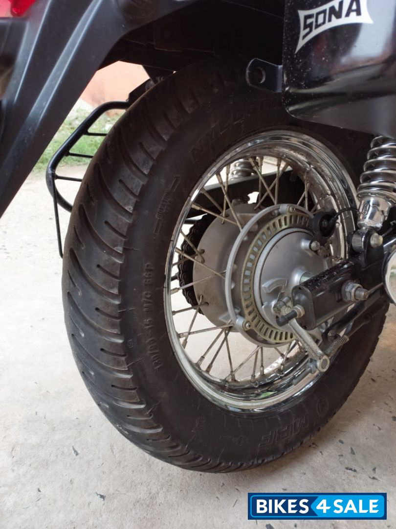 Bajaj Avenger Cruise 220 BS6