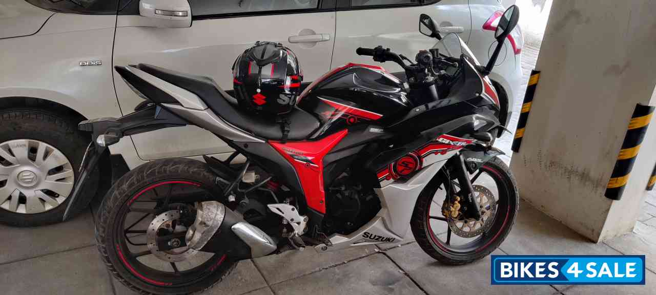 Black And Red Suzuki Gixxer SF Fi