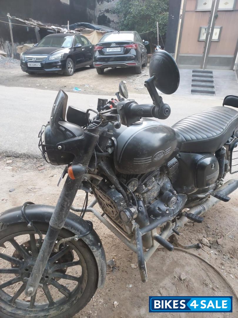 Jawa 42 Dual Channel ABS AllStar Black