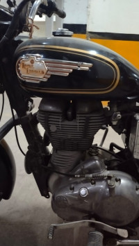 Black Royal Enfield Bullet Standard 350