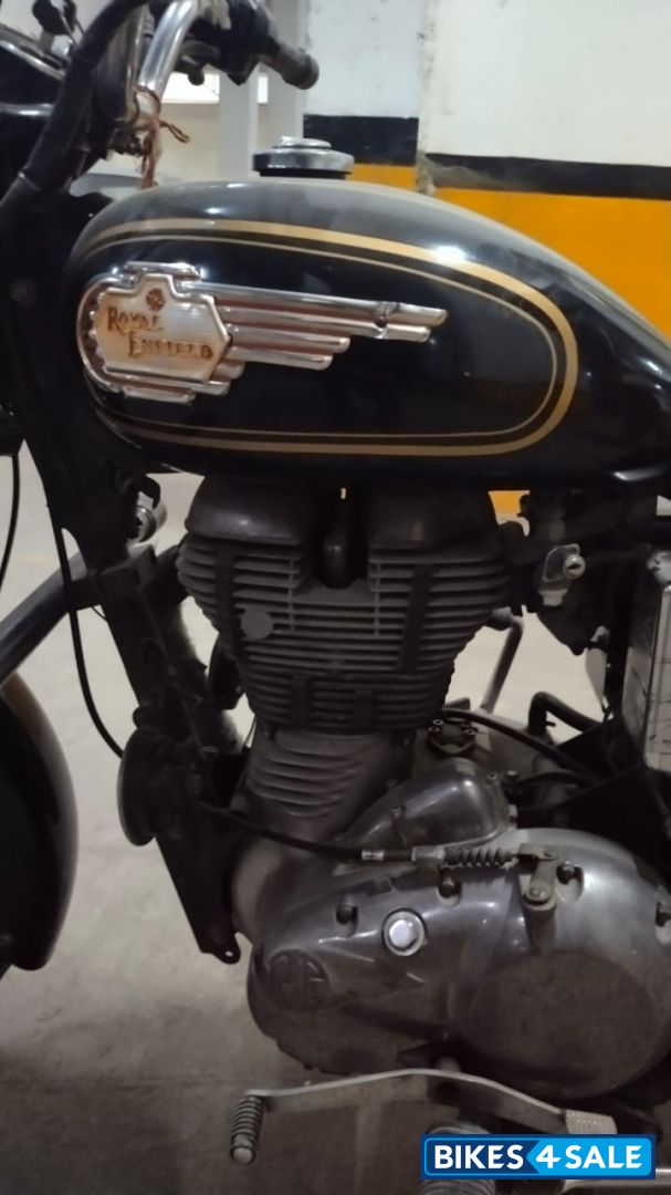 Black Royal Enfield Bullet Standard 350