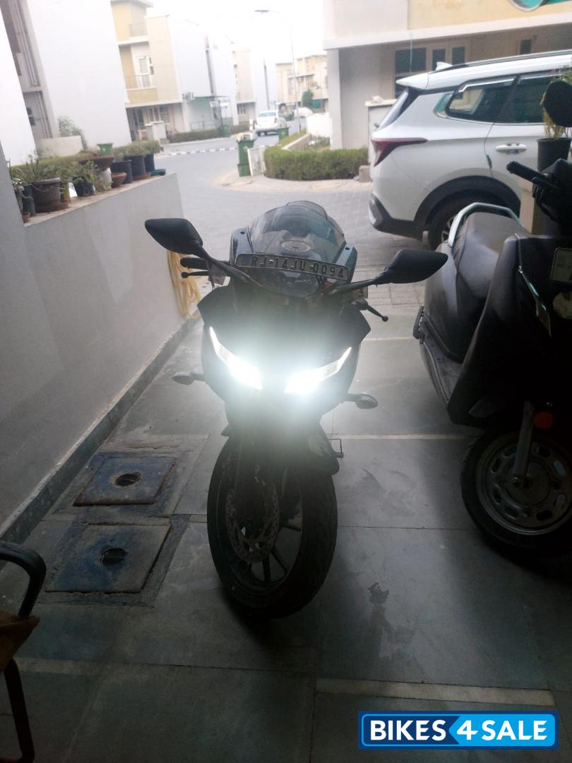 Dark Knight Yamaha YZF R15 V3