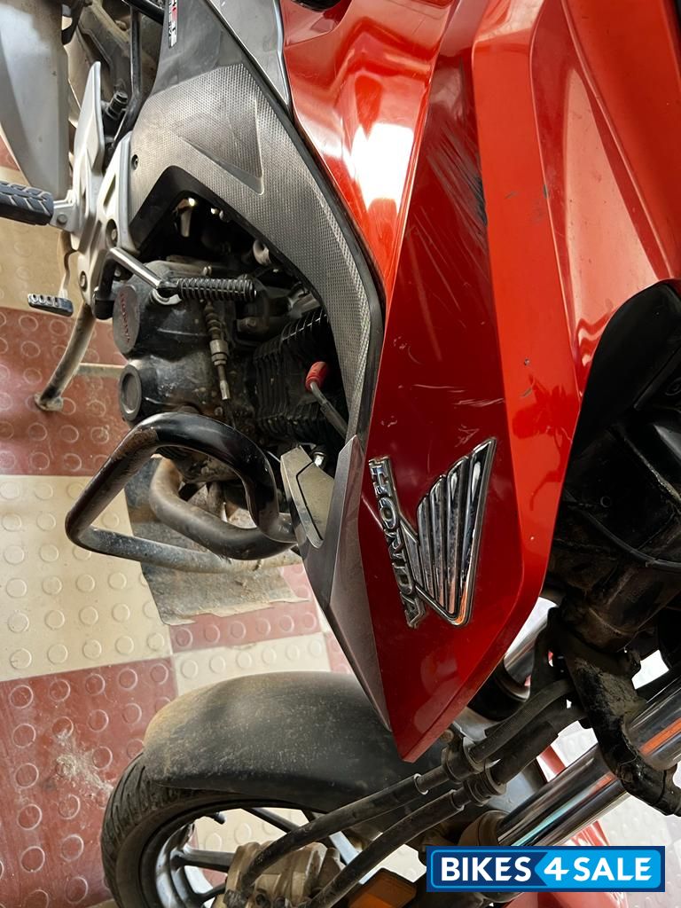 Orange Honda CB Hornet 160R