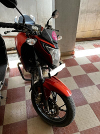 Orange Honda CB Hornet 160R