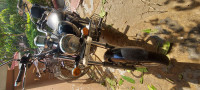 Black Bajaj Avenger 220 DTS-i