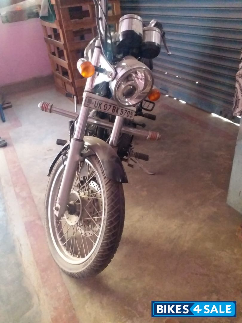 Black Royal Enfield Thunderbird 350