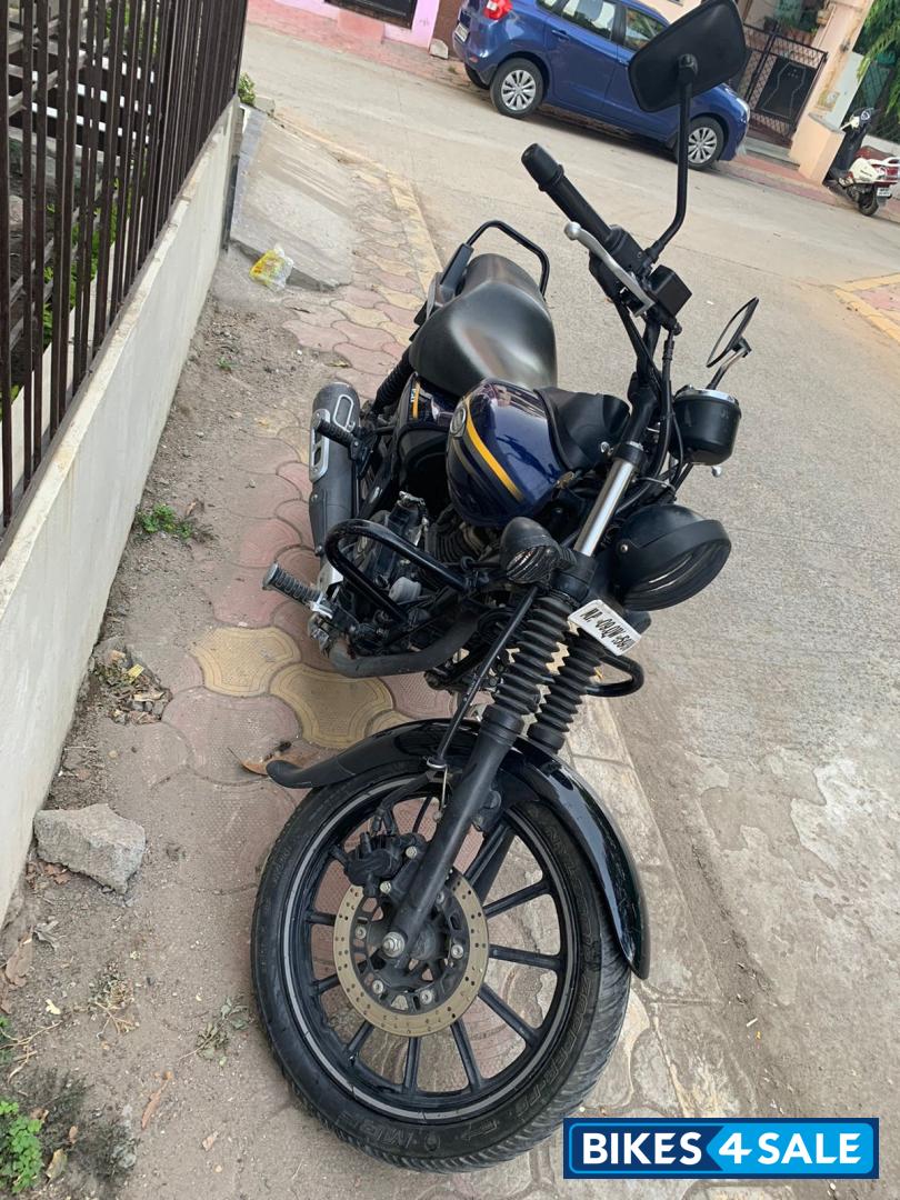 Blue Bajaj Avenger Street 150