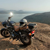 Dark Green Royal Enfield Bullet 500