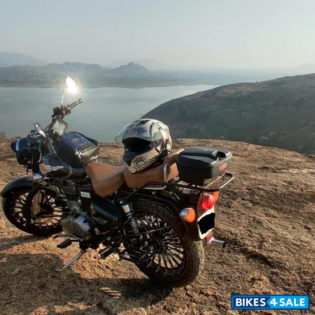 Dark Green Royal Enfield Bullet 500