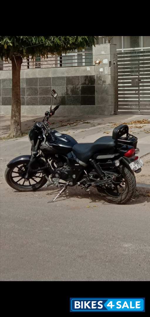 Bajaj Avenger Street 180