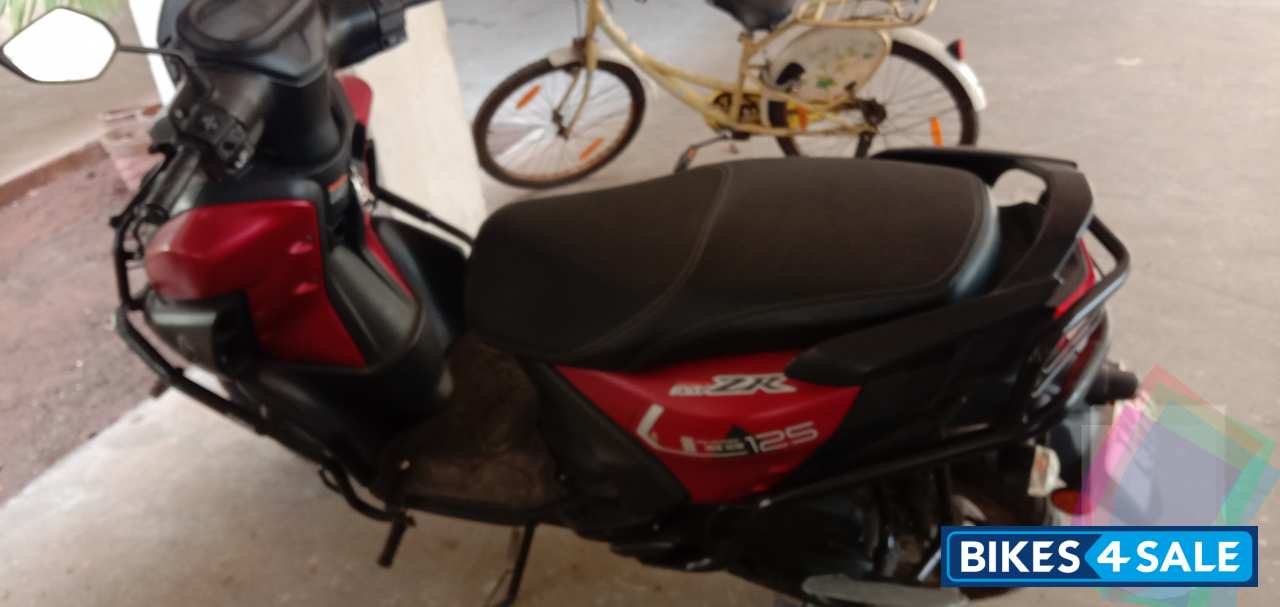 Red Yamaha Cygnus RayZR 125 Fi BS6